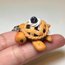 Mini Blackberry Pie Turtles