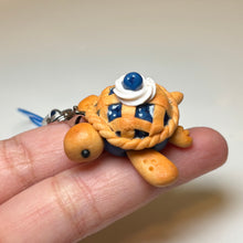 Mini Blueberry Pie Turtles