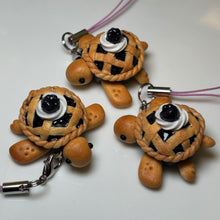 Mini Blackberry Pie Turtles