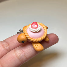 Mini Strawberry Cream Pie Turtles